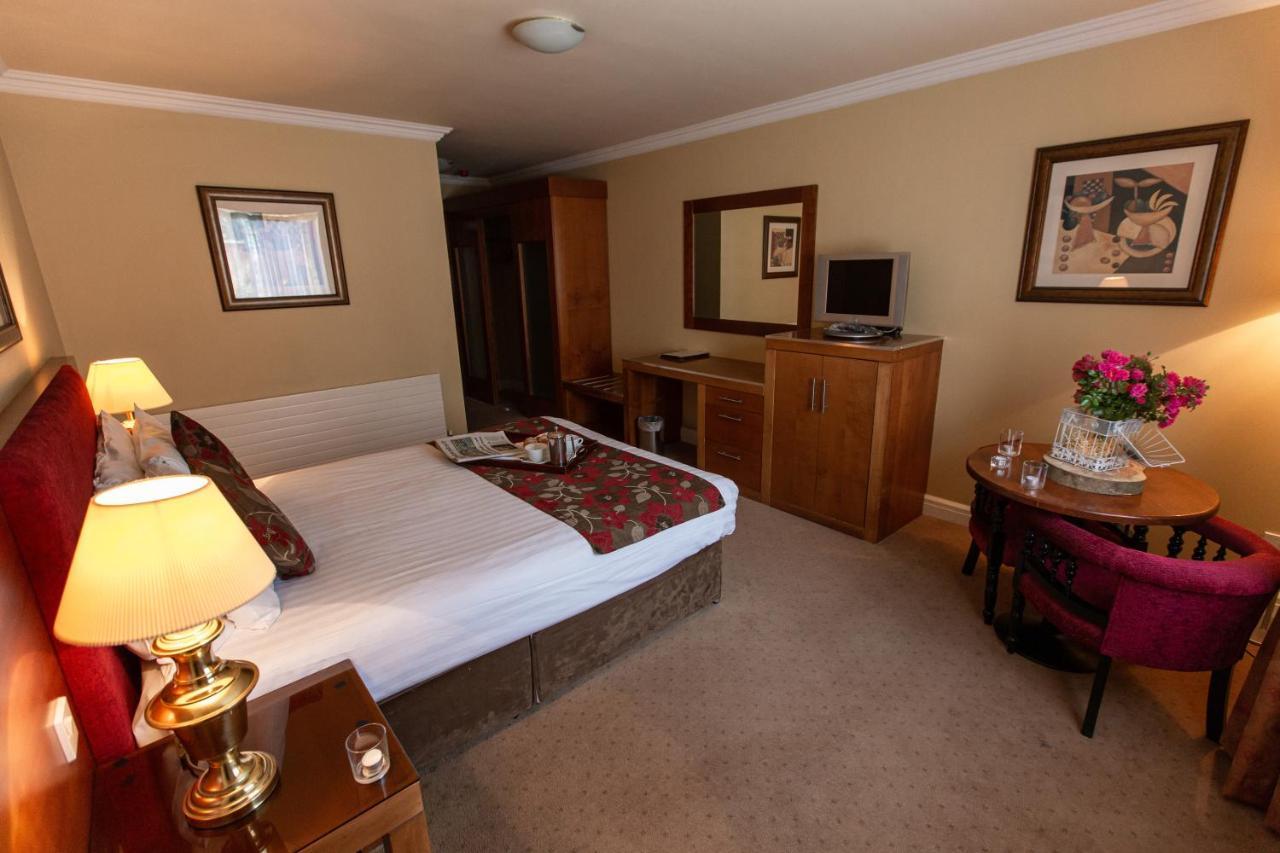 Hamlet Court Hotel Johnstown Bridge Dış mekan fotoğraf
